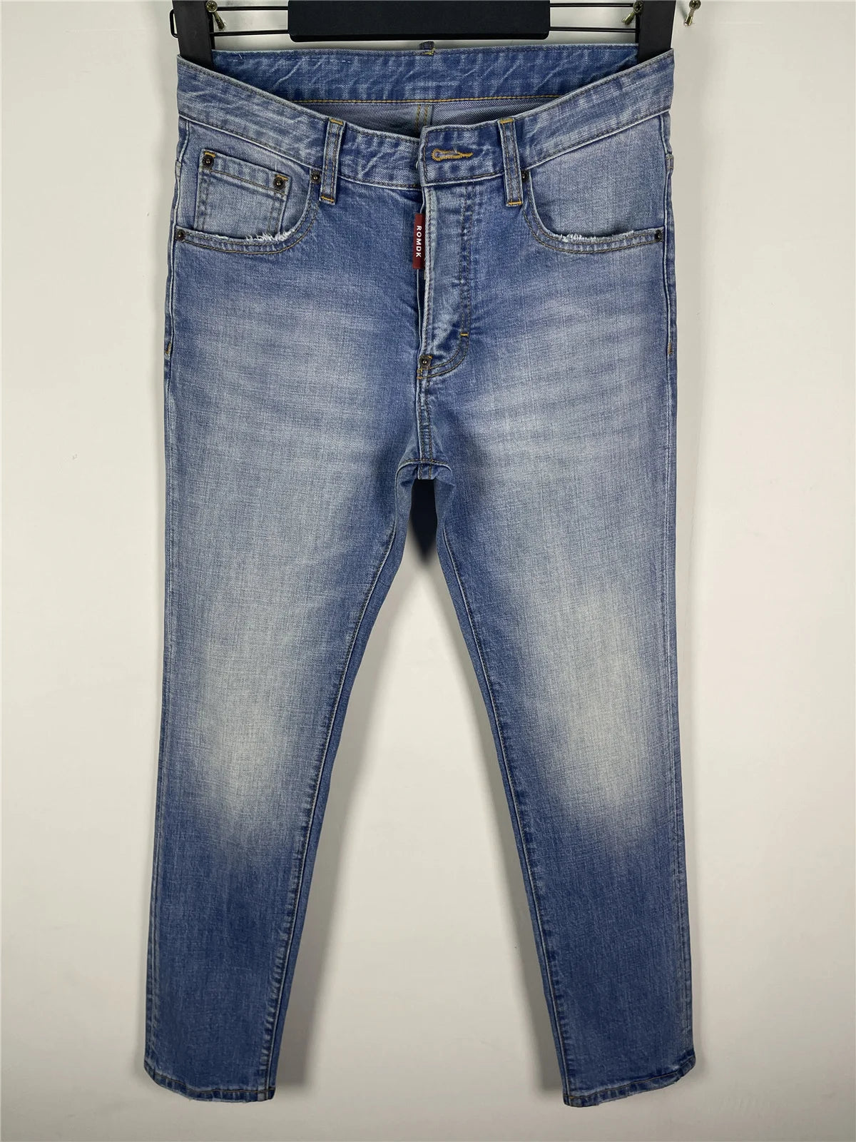 2025 Spring/Summer New D2 Jeans for Men, Washed, Scratched, Patched, Painted, Three Dimensional Cutting, Small Feet, Blue