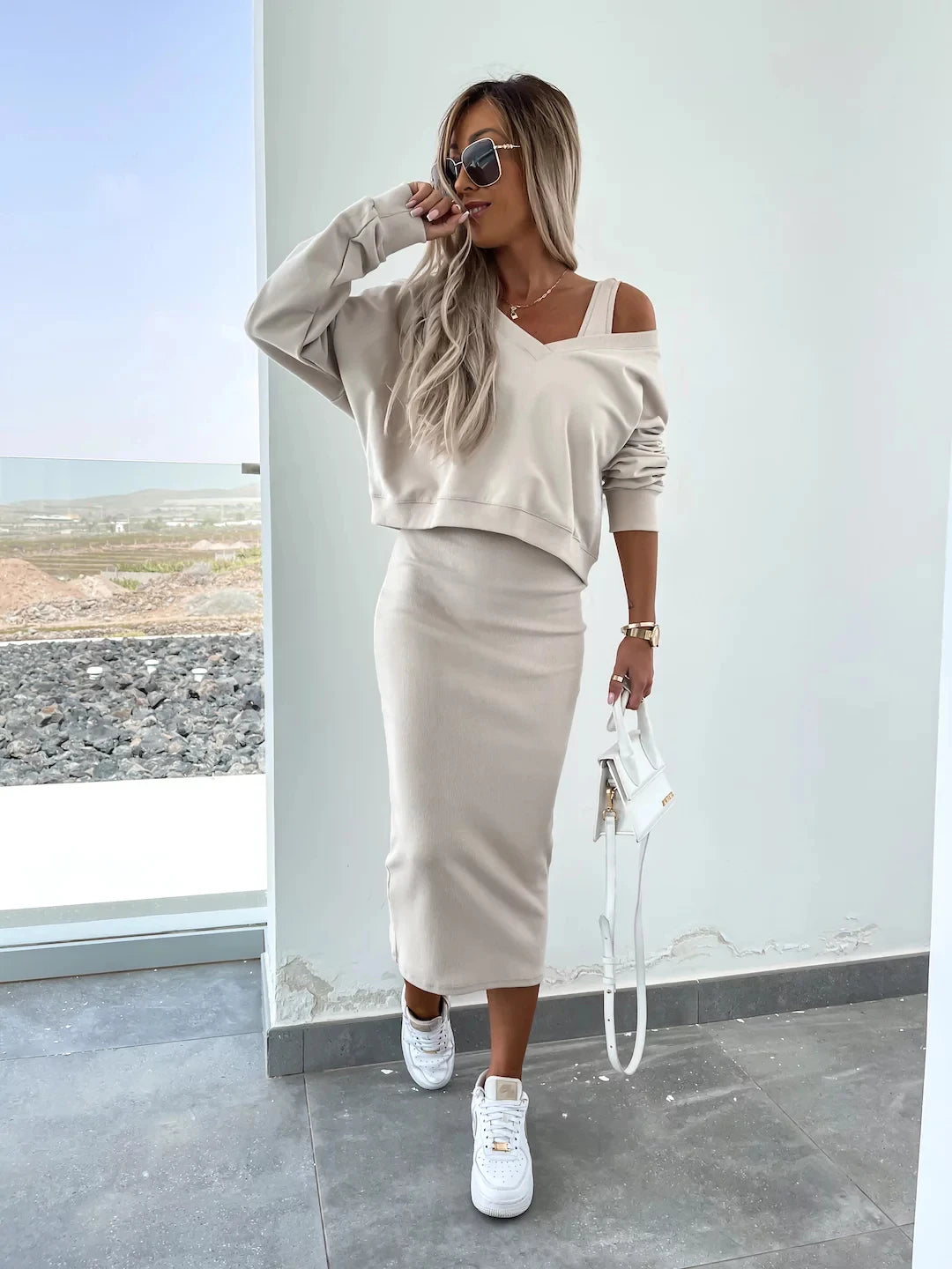 Women's casual suit Solid color long-sleeved pullover loose hoodie with slim-fit dress Daily four seasons wear two-piece set