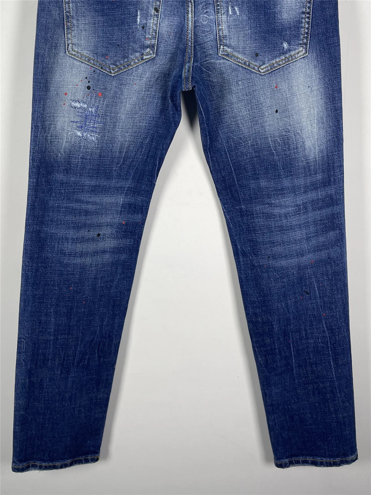 2025 Spring/Summer New D2 Jeans for Men, Washed, Scratched, Patched, Painted, Three Dimensional Cutting, Small Feet, Blue