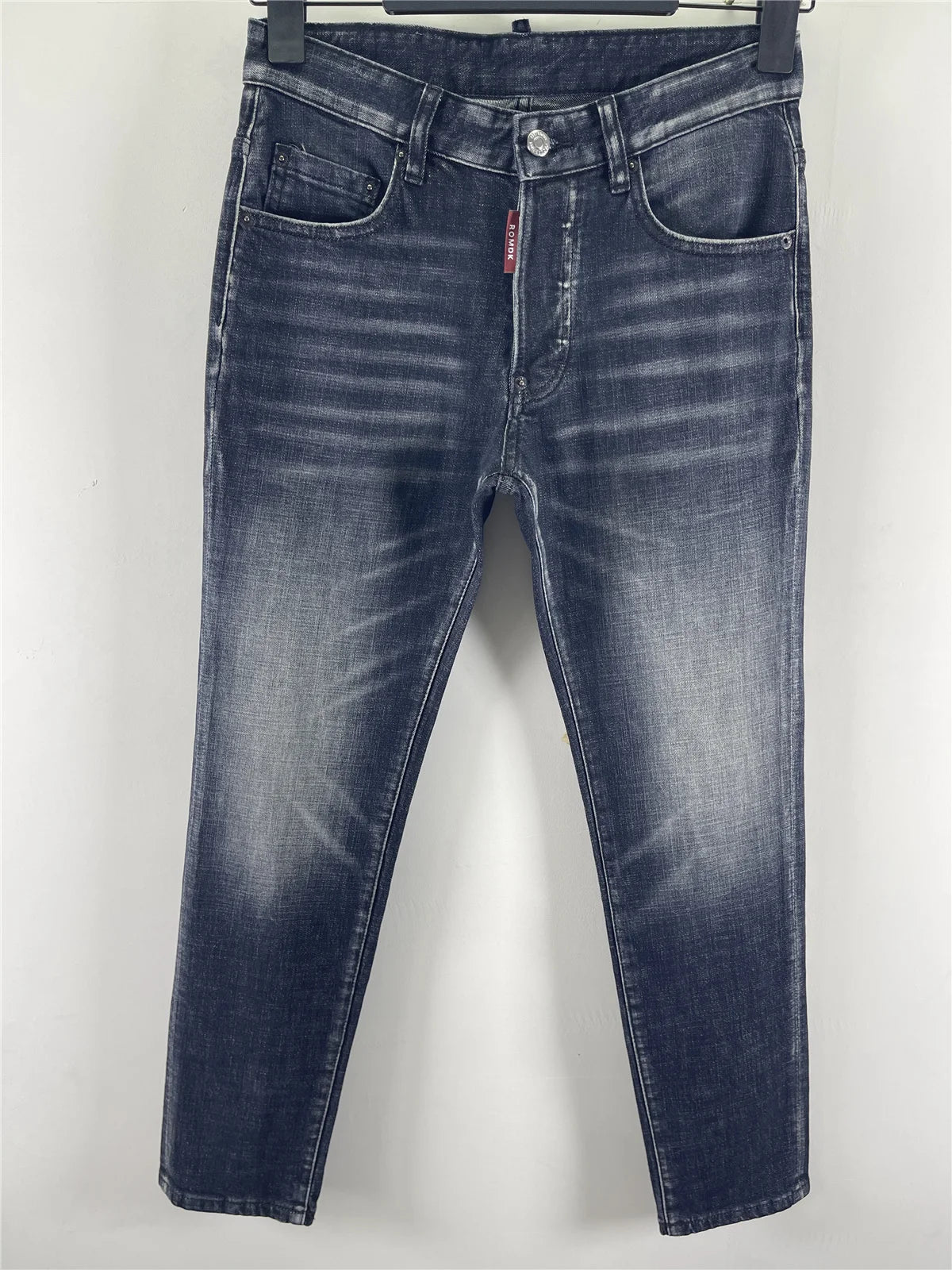 2025 Spring/Summer New D2 Jeans for Men, Washed, Scratched, Patched, Painted, Three Dimensional Cutting, Small Feet, Blue