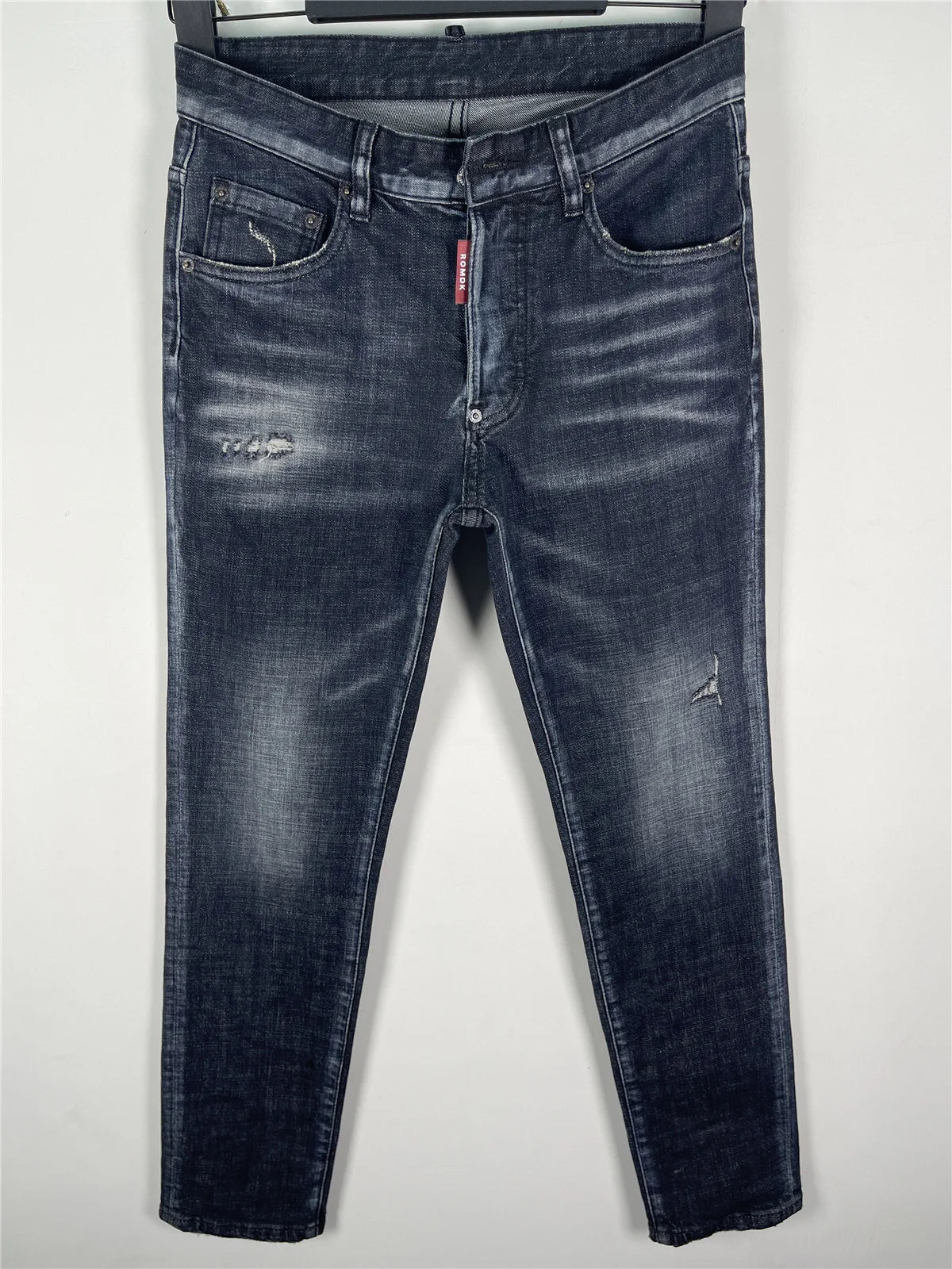 2025 Spring/Summer New D2 Jeans for Men, Washed, Scratched, Patched, Painted, Three Dimensional Cutting, Small Feet, Blue