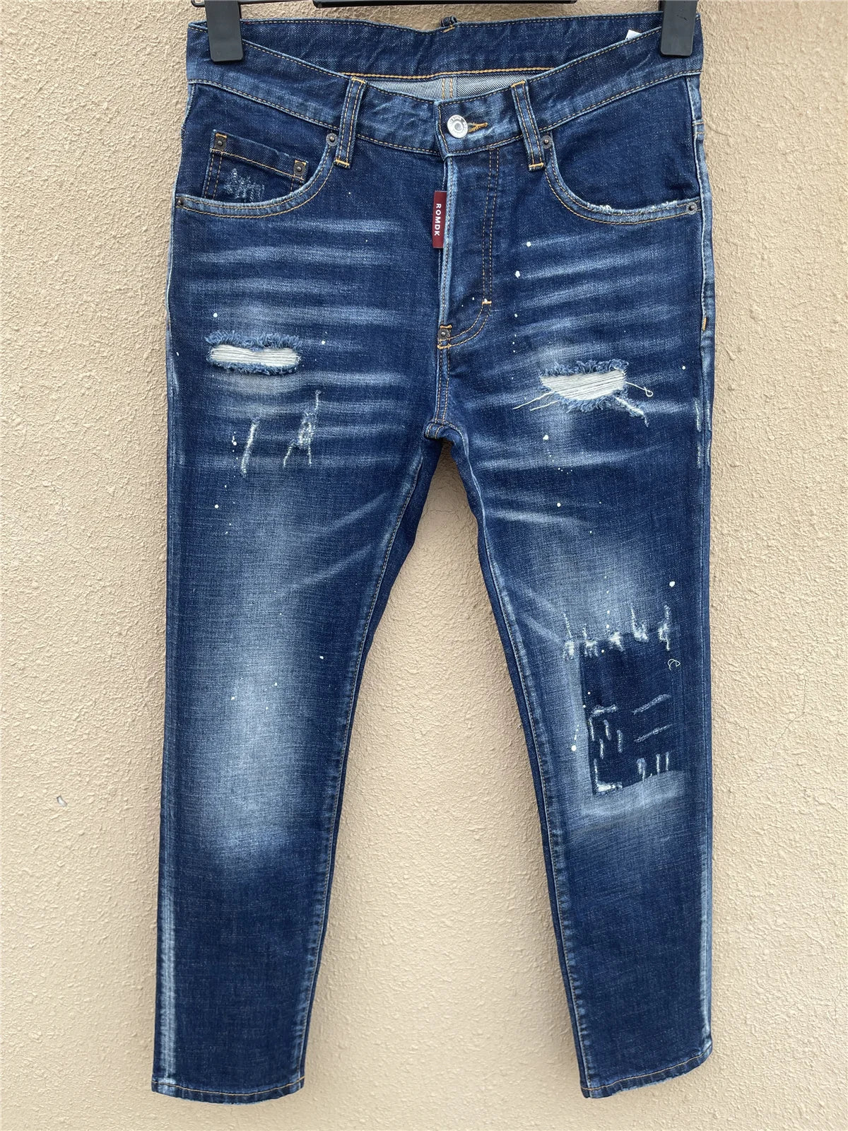 2025 Spring/Summer New D2 Jeans for Men, Washed, Scratched, Patched, Painted, Three Dimensional Cutting, Small Feet, Blue