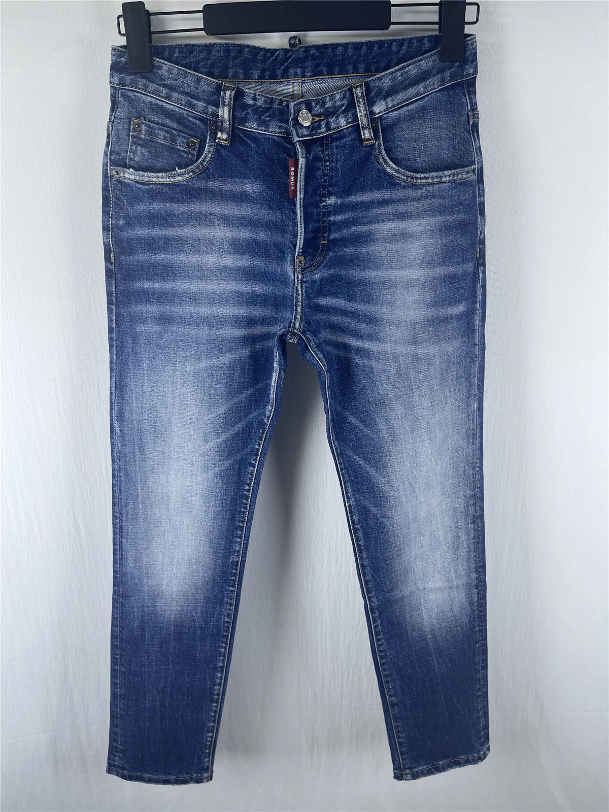 2025 Spring/Summer New D2 Jeans for Men, Washed, Scratched, Patched, Painted, Three Dimensional Cutting, Small Feet, Blue