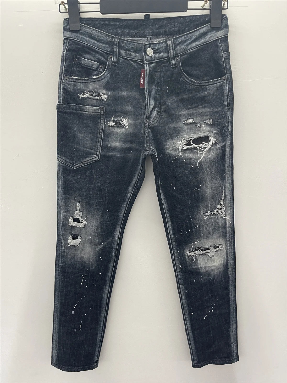 2025 Spring/Summer New D2 Jeans for Men, Washed, Scratched, Patched, Painted, Three Dimensional Cutting, Small Feet, Blue